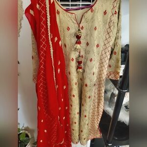 Pakistani/Indian kurta with trouser and dopatta